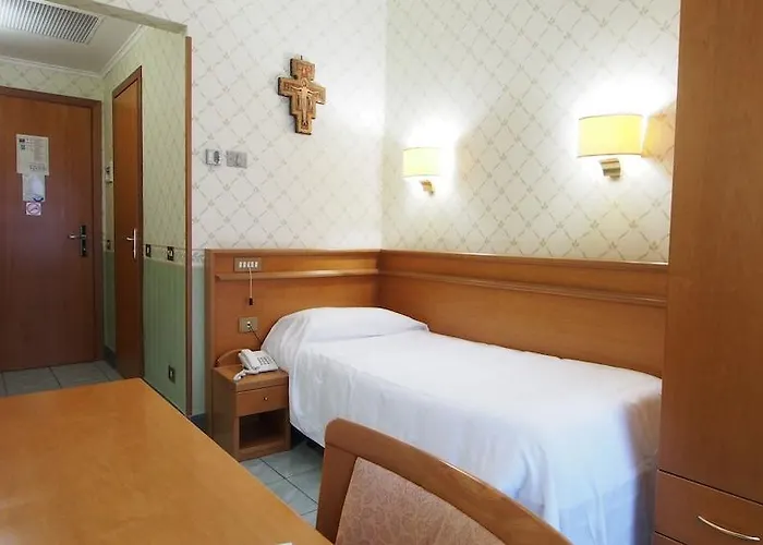 Kolping Casa Domitilla 3* Рим